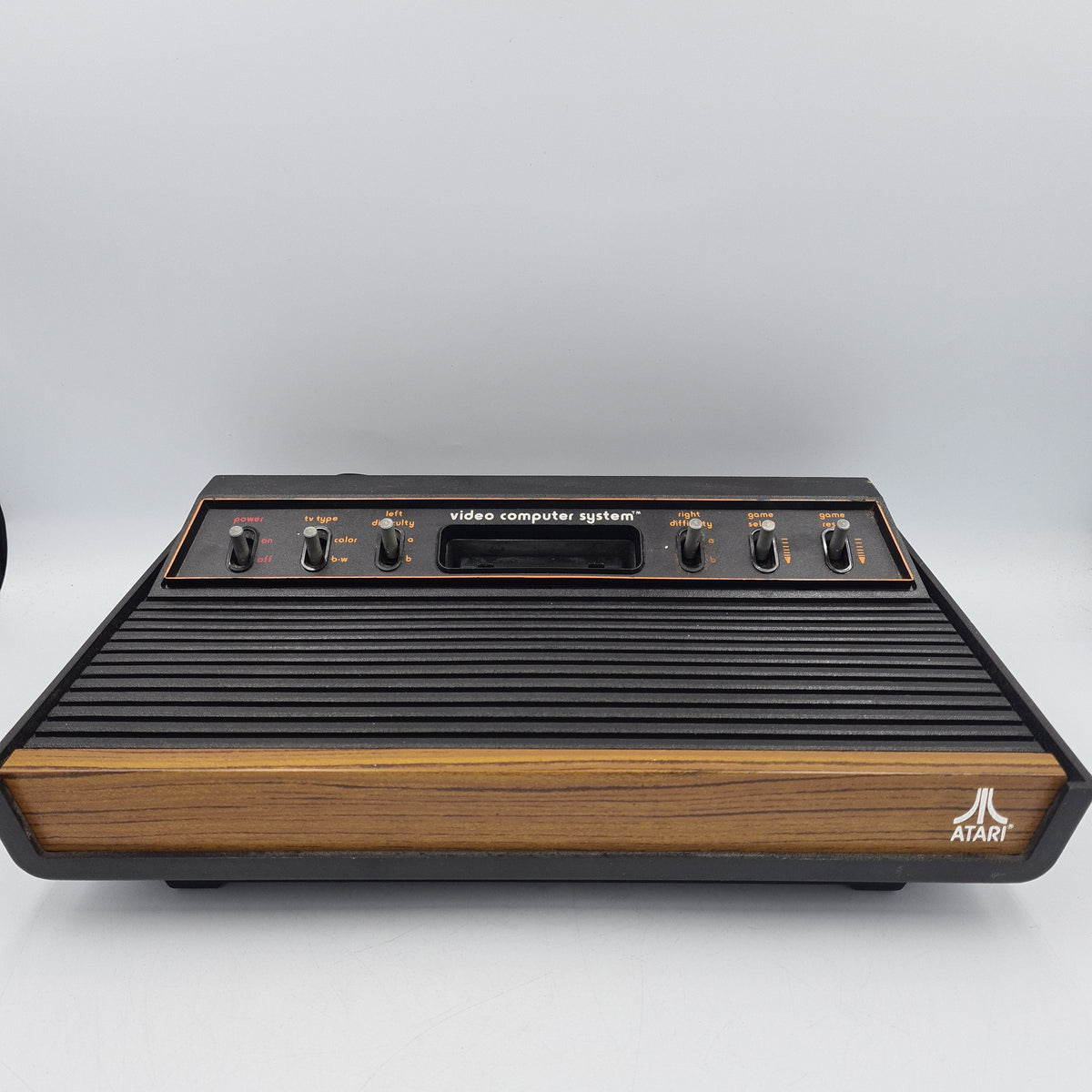 Atari selling 2600 Console