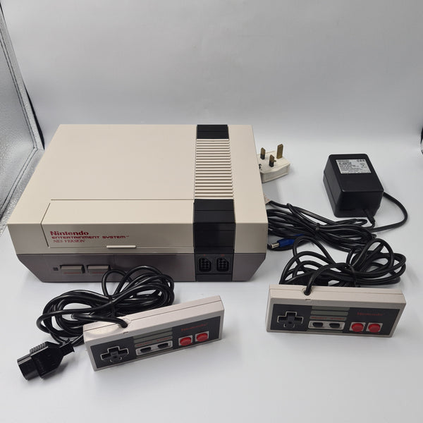 NES DELUXE SET CONSOLE & ROB THE ROBOT