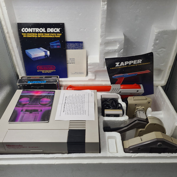 NES DELUXE SET CONSOLE & ROB THE ROBOT