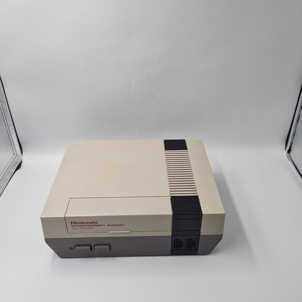 NES DELUXE SET CONSOLE & ROB THE ROBOT