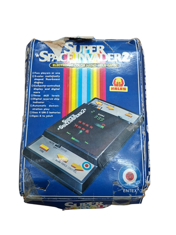 SUPER SPACE INVADERS 2 HAND-HELD GAME CONSOLE